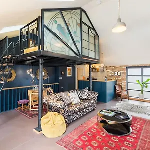 Pittville Loft - Cheltenham Highly Rated With Free Parking GLOUCESTERSHIRE