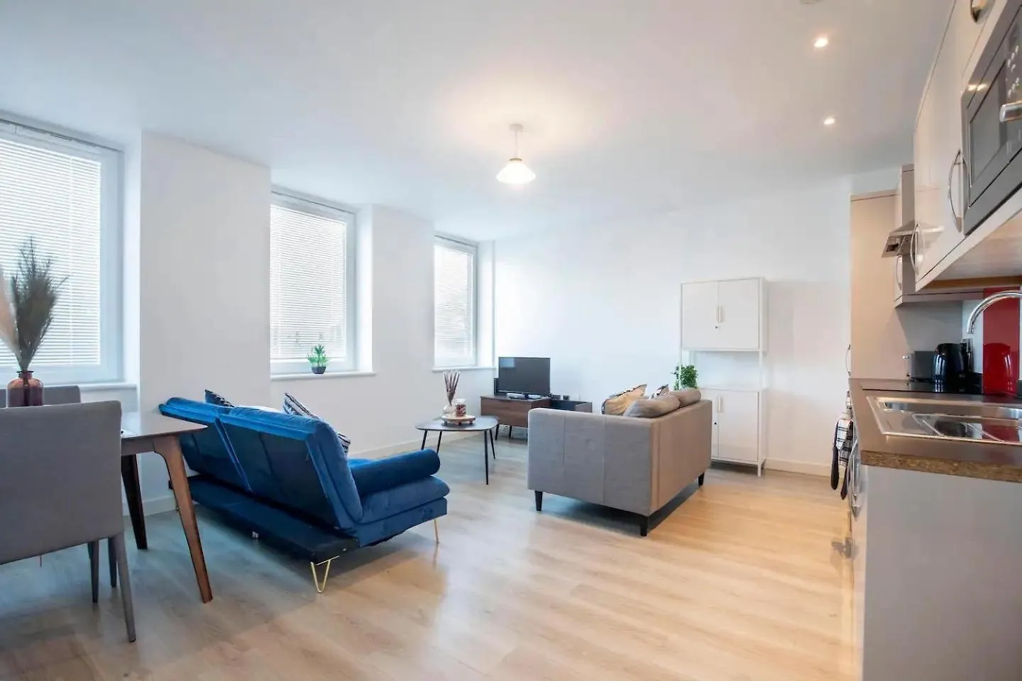 GLOUCESTERSHIRE Exceptional One Bedroom Apartment In Gloucester